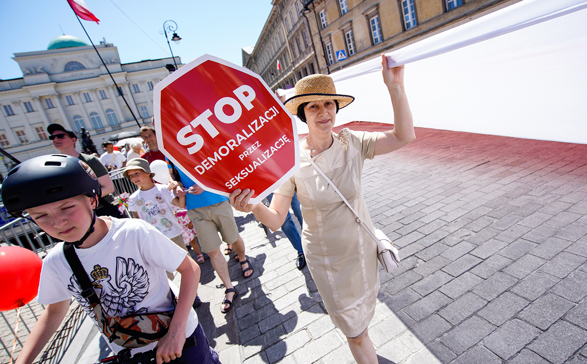 ”Stop demoralization through sexualization”. The March for Life and Family in Warsaw, June 8, 2019. Photo: Jaap Arriens/Shutterstock