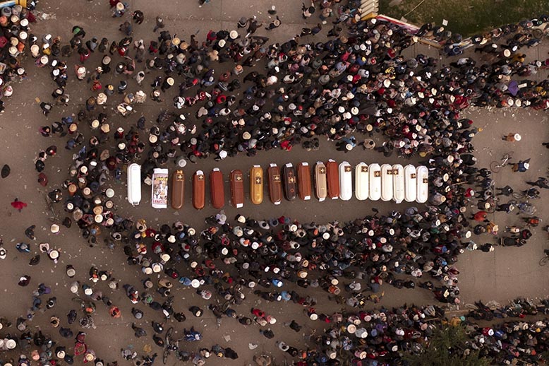 Minnesstund för omkomna i sammandrabbningar i Juliaca. Foto: AP/TT